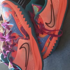 Nike Kyrie 4,Men's Basketball Shoes,11m